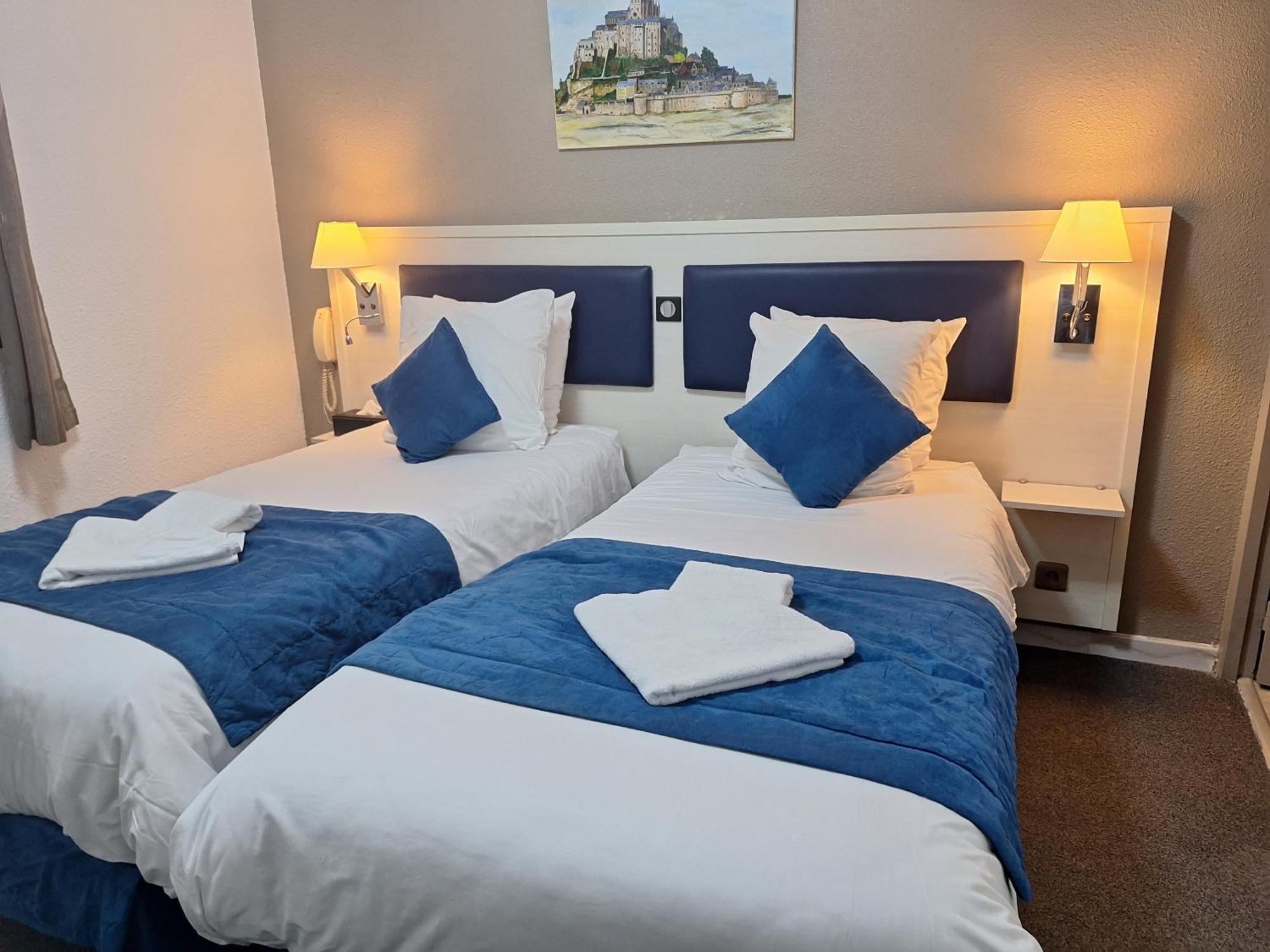 Hotel Les Alizes Puget-Théniers Zimmer foto