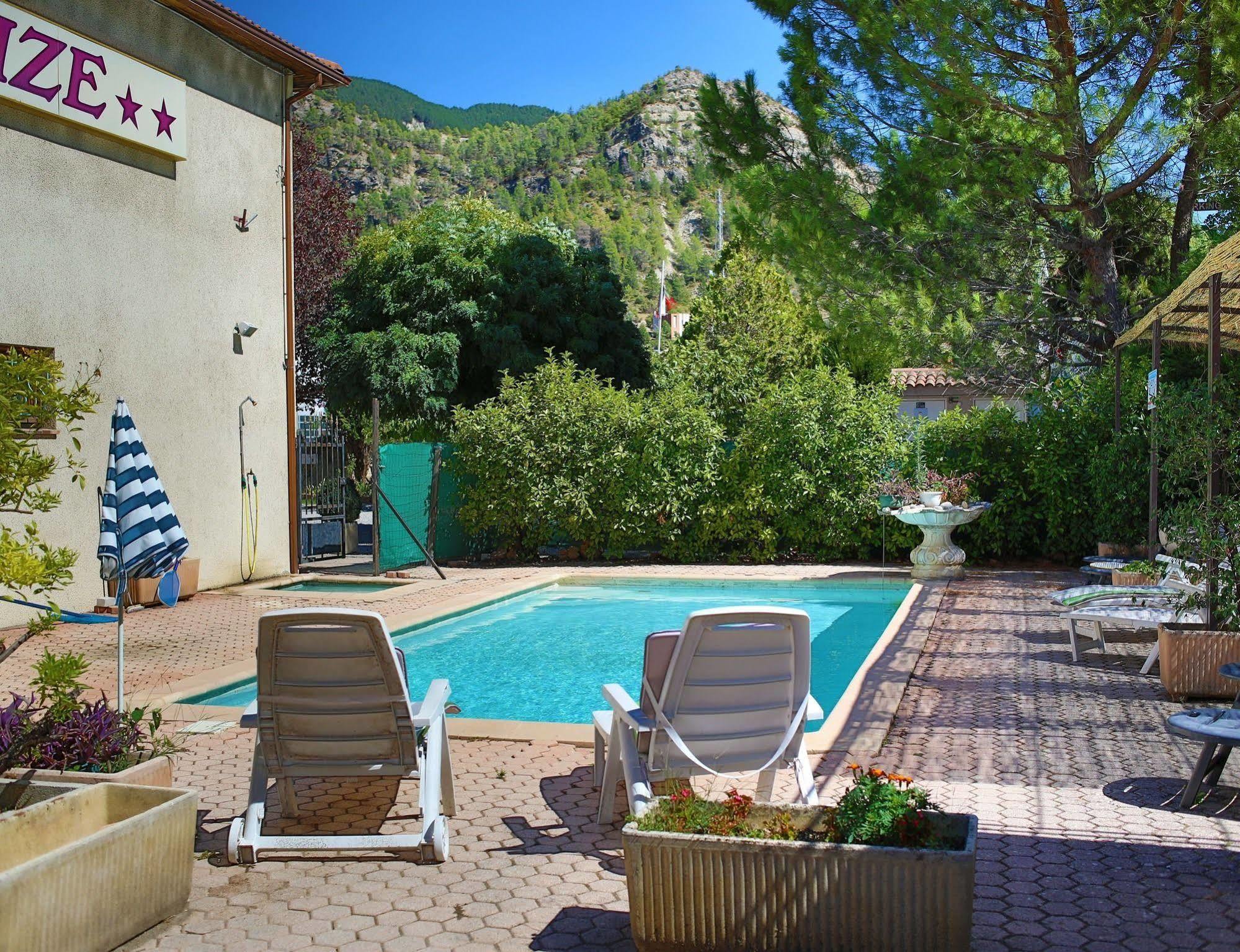 Hotel Les Alizes Puget-Théniers Exterior foto